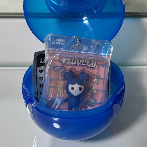 TWICE LOVELYS TZUVELY ブリスターマスコットチャーム ガチャ カプセルトイ