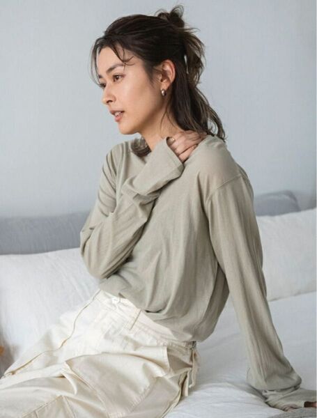 サイズF*Ungrid アングリッドシアールーズロングスリーブ 長袖 Tシャツ ベージュ