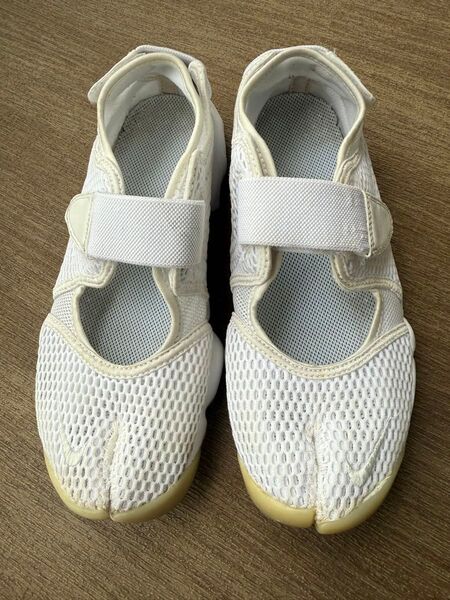 NIKE エアリフト