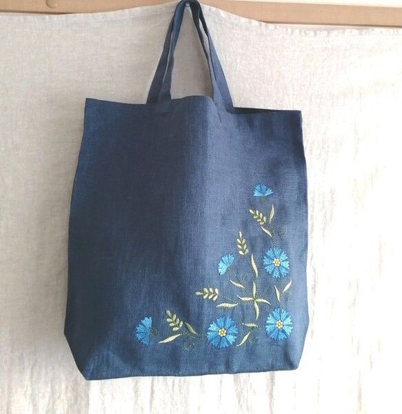新品 リトアニアリネンの初夏のトートバッグ 青い花刺繍 ナチュラル 麻100%