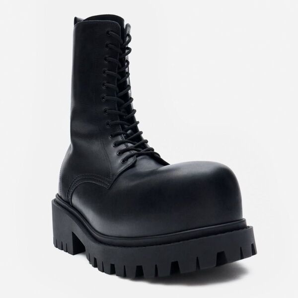 期間限定値下げ Balenciaga Stomper Boots 各サイズあり