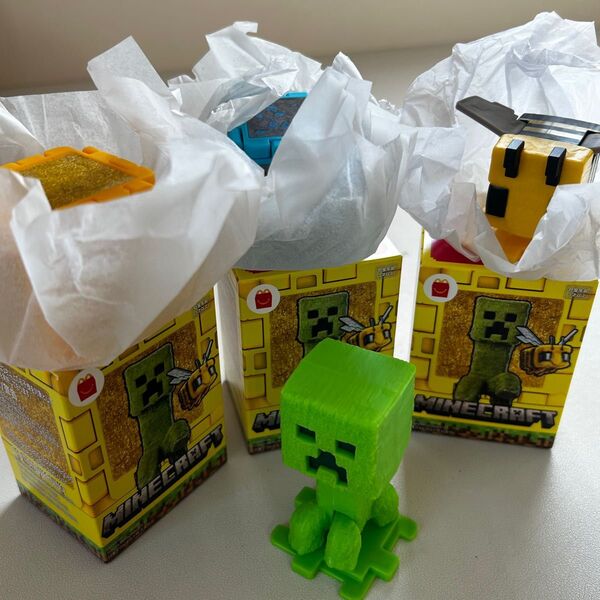 ☆新品未使用☆マイクラ 4種 ハッピーセット クリーパー&ハチ・金ブロックとドーン・ダイヤモンドブロックとスティーブ