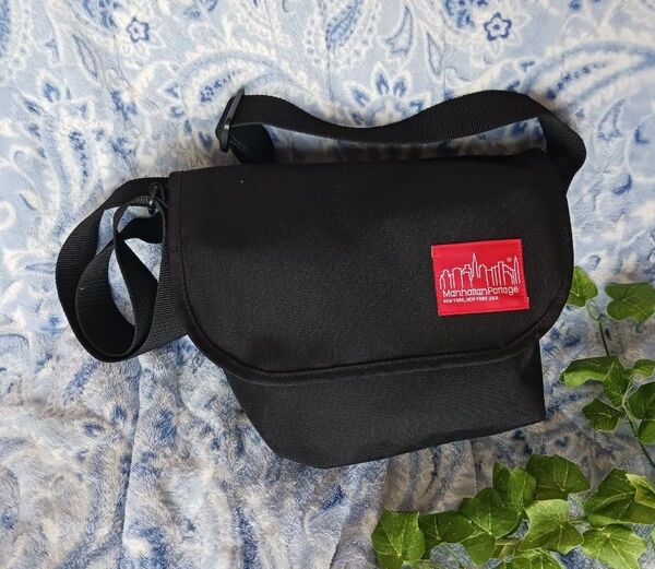 未使用◆Manhattan Portage マンハッタンポーテージ メッセンジャーバッグ◆斜め掛け◎カバン ブラック 新生活