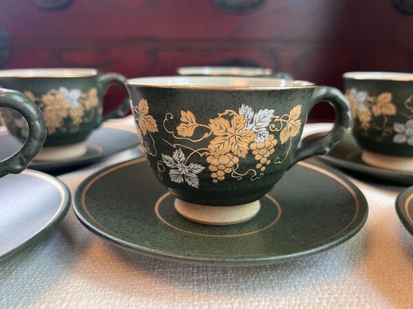 九谷焼 金盛 緑色のブドウ模様カップ・ソーサー6個セット 金彩 コーヒーカップ 茶器 カップ ソーサー