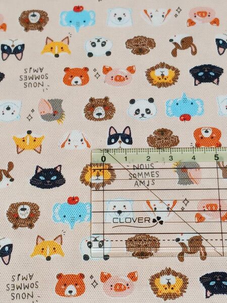 156 動物柄生地 オックス生地 ピンク色 110×55cm