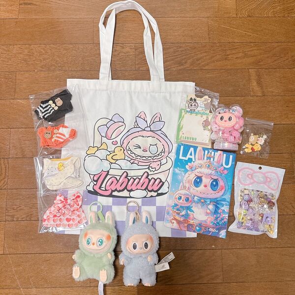 ラブブのセット売りとなります。トートバッグ ぬいぐるみ ノート 付箋 ラブブ服