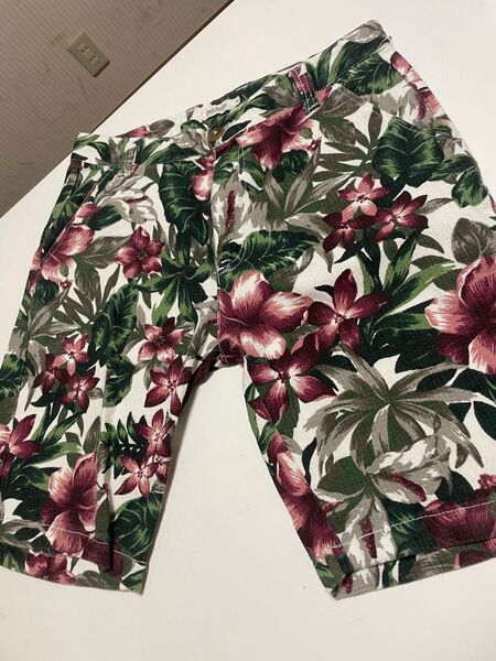 花柄 ハーフパンツ