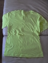 一度洗濯／未着用　カンボジア☆アンコールビールデザインの男性用Tシャツ　Sサイズ 　黄緑色_画像4