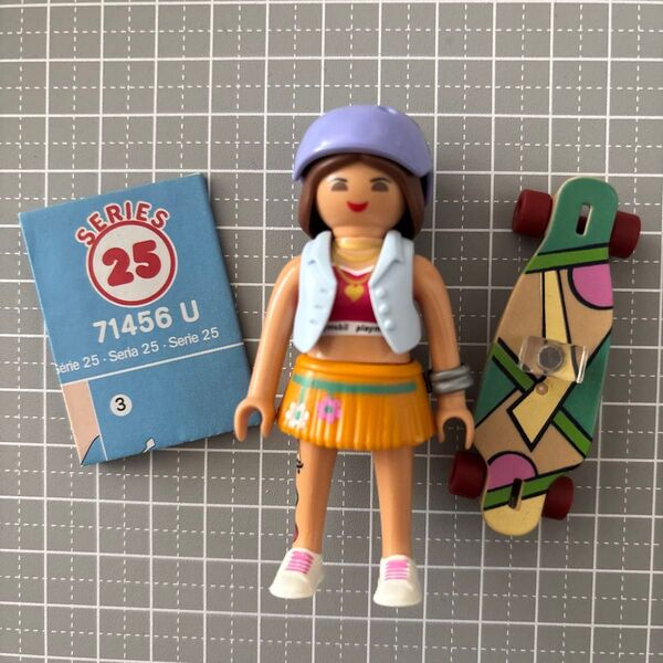 プレイモービル figures シリーズ スケボー playmobil yoru