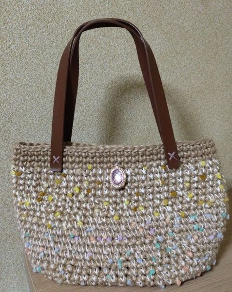 ハンドメイド 麻ひもとポンポン糸の引き揃えトートバッグ本革持ち手底板