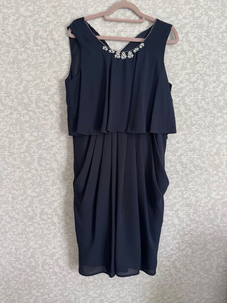 《美品》パーティードレス ネイビー ビジュー付き 結婚式 お呼ばれ フォーマル 同窓会 謝恩会