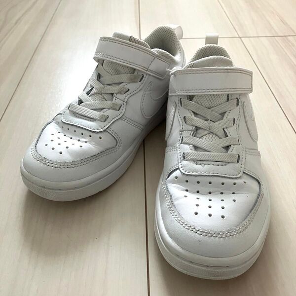 NIKE コートバーロウ BQ5451-100 kidsシューズ18.5cm