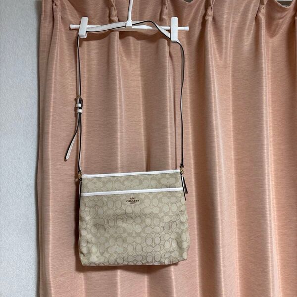 COACH ショルダーバッグ シグネチャー ベージュ レディース 新品同様 ベージュ系 極美品