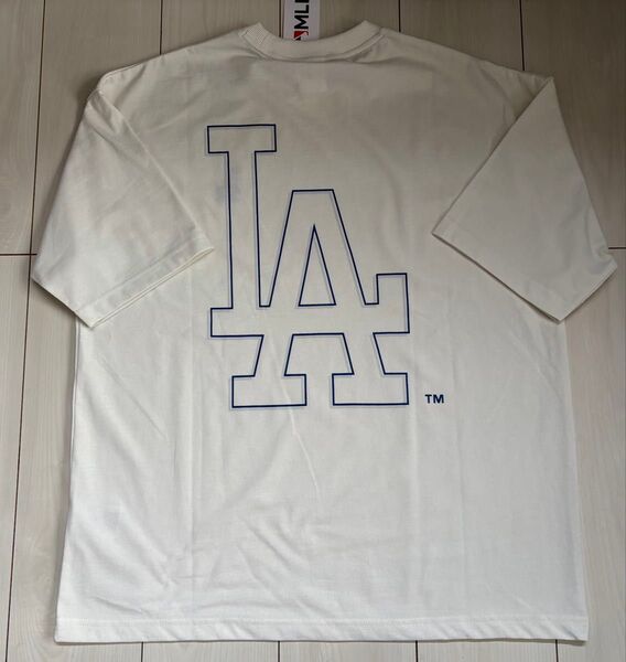 新品 Mサイズ MLB ドジャース 半袖Tシャツ オフホワイト