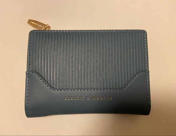 しまむら 二つ折り財布