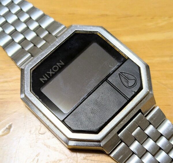 NIXON THE RE-RUN シルバー ジャンク扱い デジタル