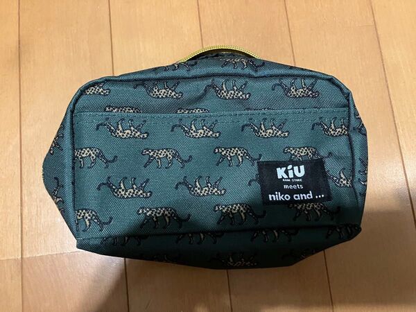 ニコアンド KIU キウ ポーチ