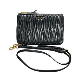 miumiu ショルダーバッグ