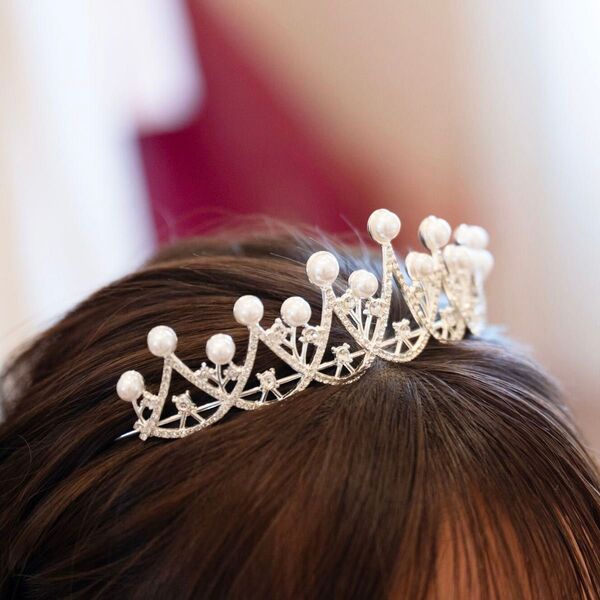 エレガントパールクリスタルティアラ 髪飾り パール 結婚式 ヘアアクセサリー 結婚式 パール ピアス 上品 華やか