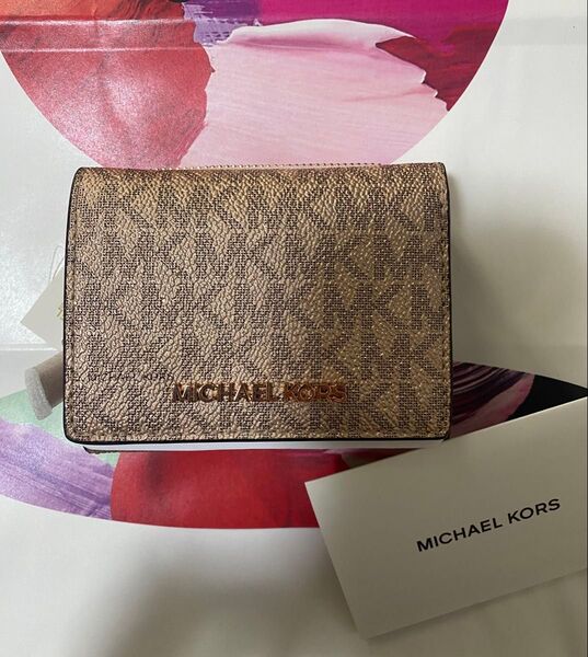 MICHAEL KORS JET SET TRAVEL ミッド ジップウォレット スモール - MKシグネチャー