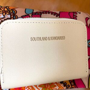 SOUTHLAND&KANGAROO ミニ財布 クリーム色 未使用に近い