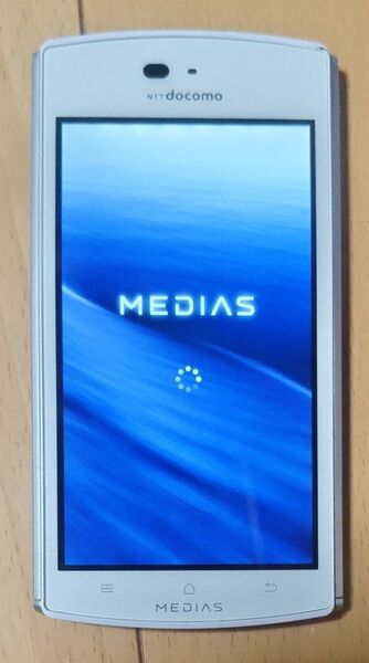 docomo MEDIAS スマートフォン