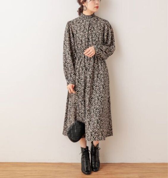 continuer de NICE CLAUP ナイスクラップ ロングワンピース 長袖 花柄