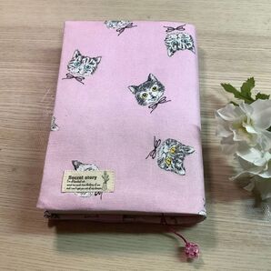 ブックカバー 文庫本サイズ ハンドメイド しおり紐付き 猫柄
