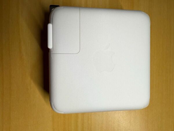 Apple 70W USB-C電源アダプタ