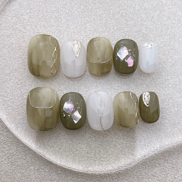 【NO.227】ベリーショート ニュアンスネイル ネイルチップ 韓国 ちゅるん ネイルチップ現品 淡色 もやも