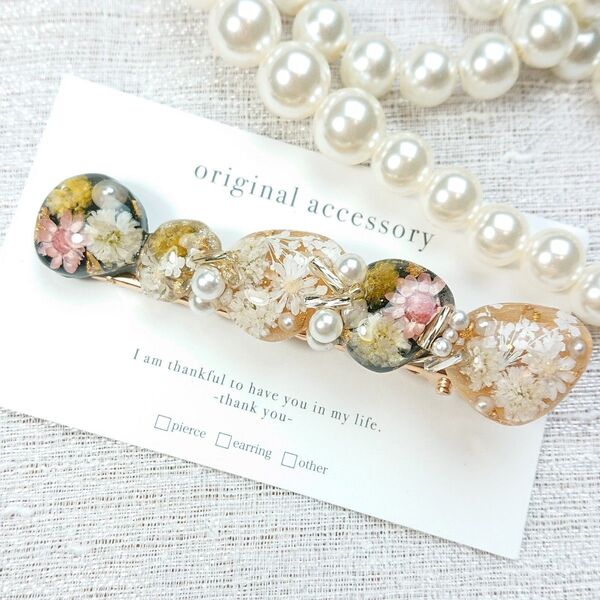 1591*ハンドメイド押し花のヘアクリップ
