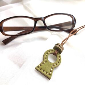 ハンドメイド 古墳メガネホルダー ヌメ革.. メガネ 老眼鏡