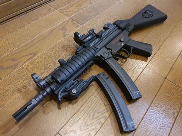 フルメタル スタンダード電動ガン MP5 RAS リペイントVer