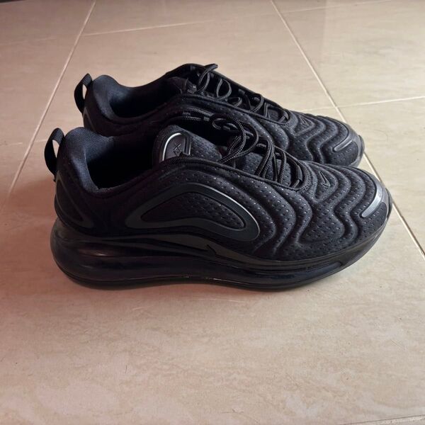 NIKE AIR MAX 720 ブラック