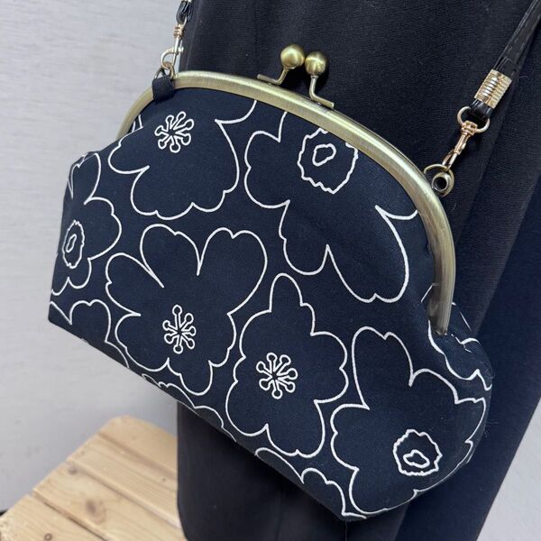 売り切り価格☆POPO☆ハンドメイド☆がま口ショルダーバッグ☆お花