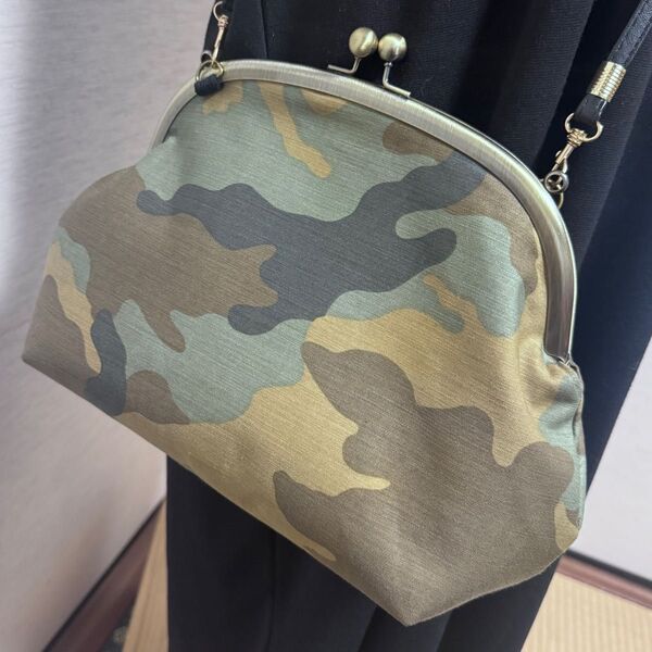 売り切り価格☆POPO☆ハンドメイド☆がま口ショルダーバッグ☆迷彩