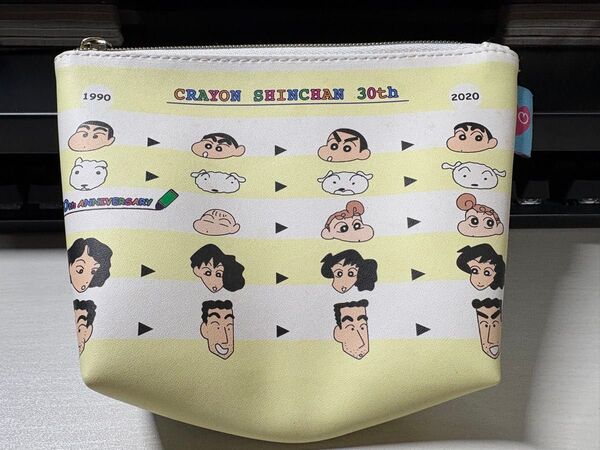 クレヨンしんちゃん コスメポーチ 原作30周年記念ポーチ