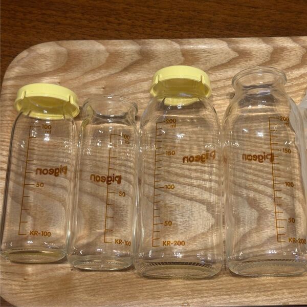 Pigeon 産院用 哺乳瓶 フタ5個未使用乳首2つ付き ガラス瓶200ml×2本100ml×3本