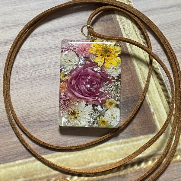 ネックレス ペンダント 長方形 pink ハンドメイド レジン