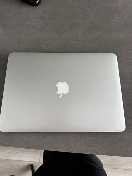 Apple MacBook Air 13インチ 2017