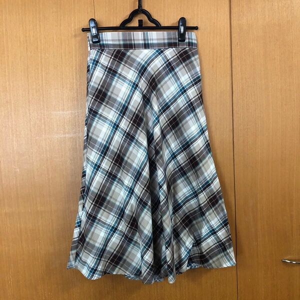 GU チェック柄 フレアスカート ひざ丈 Mサイズ ウエストゴム 茶×緑×ベージュ