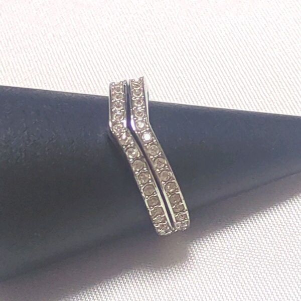 SWAROVSKI スワロフスキー v字リング