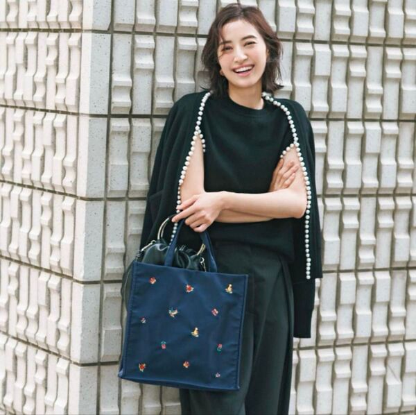 ☆VERY掲載☆FEILER☆学校フェイラー×VERY☆コラボ☆ハイジ スクエアバッグ☆ネイビー☆新品未開封☆刺繍☆トートバッグ☆