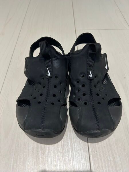 ★KIDS★ Nike ブラック サンダル(17㎝/マジックテープ付)
