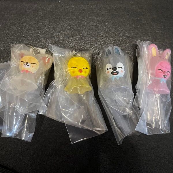 Stray Kids スキズ めじるしアクセサリー 4点セット フォクシニー ポガリ ウルフチャン トゥエッキ ガチャ