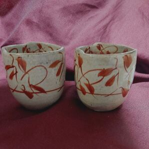陶芸 赤絵 湯飲み 二つセット アンティーク 骨董品 未使用美品