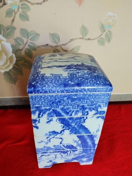 お昼まで特価中 5000→ 時代物 四段 器 骨董品