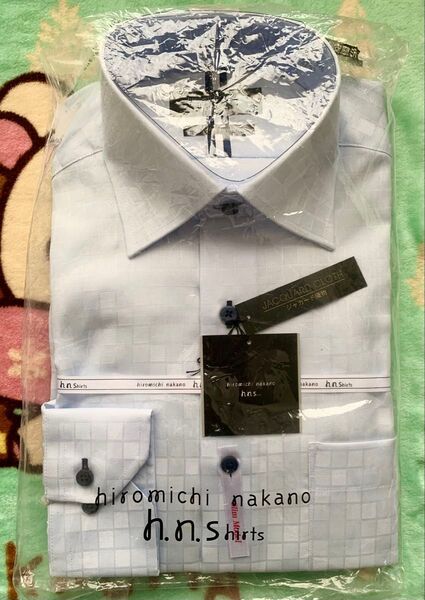 未使用品Sサイズ hiromichi nakano h.n.shirts 形態安定シャツ メンズ長袖シャツ ブルー