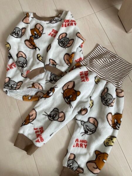 パジャマ ふわふわ トムとジェリー 長袖長ズボン 腹巻き付き 90