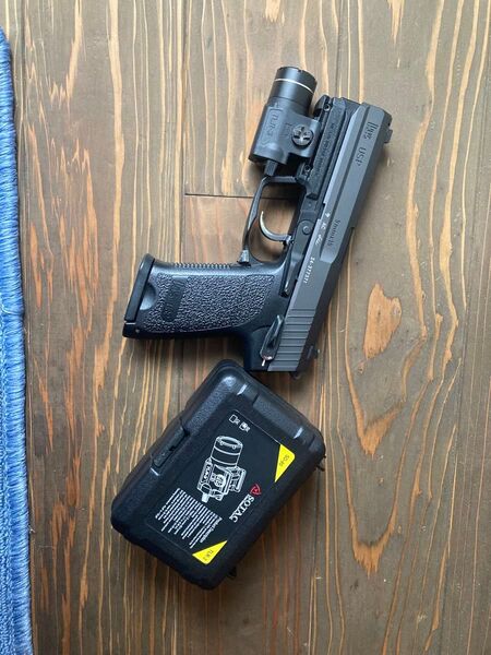東京マルイ ガスブローバック USP DETONATOR スライド SOTAC TLR-3 フラッシュライトカスタム